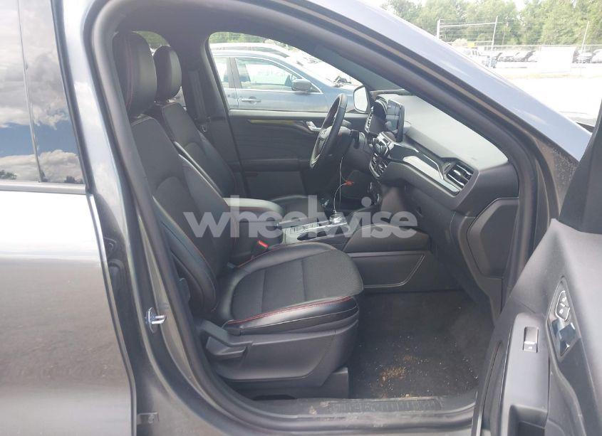 Photo 5 of 2025 Ford Escape ST-LINE (VIN 1FMCU9MNXSUA10361)