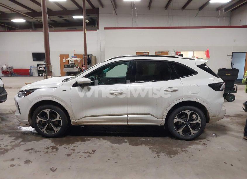 Photo 14 of 2024 Ford Escape ST-LINE SELECT (VIN 1FMCU9NA7RUA40276)