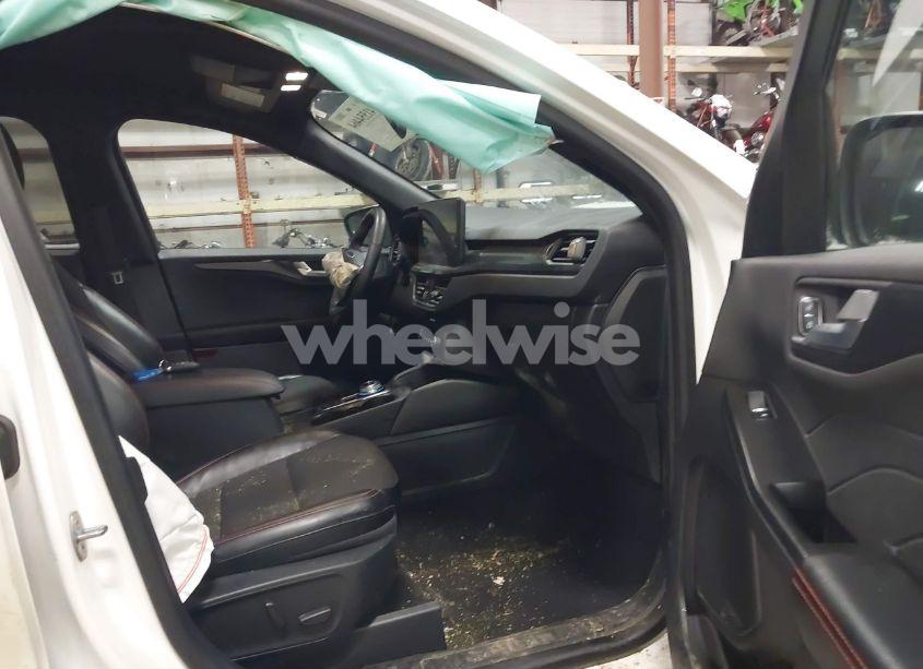 Photo 5 of 2024 Ford Escape ST-LINE SELECT (VIN 1FMCU9NA7RUA40276)