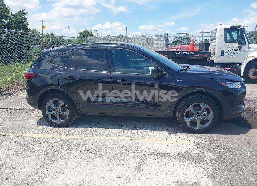 Photo 13 of 2025 Ford Escape ST-LINE SELECT (VIN 1FMCU9NA7SUA42275)