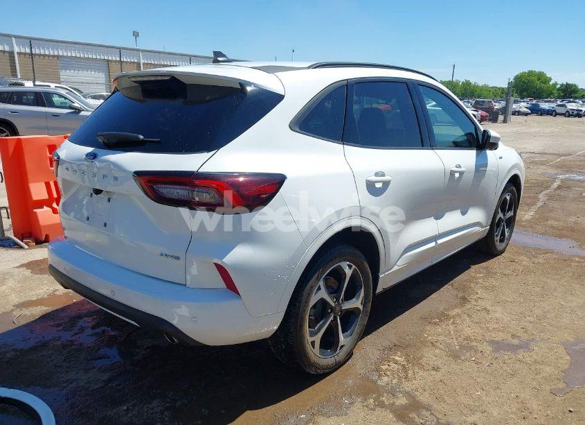 Photo 4 of 2023 Ford Escape ST-LINE SELECT (VIN 1FMCU9NA9PUA02318)