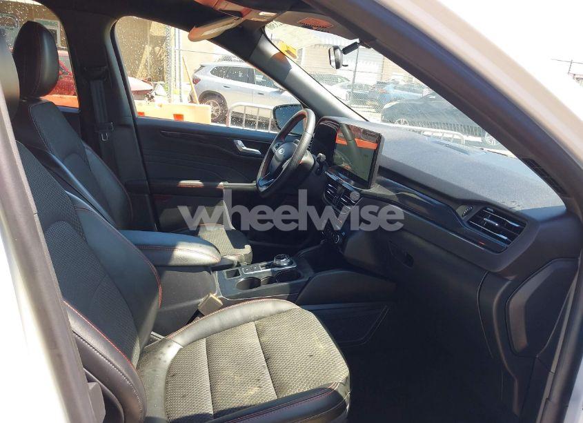 Photo 5 of 2023 Ford Escape ST-LINE SELECT (VIN 1FMCU9NA9PUA02318)