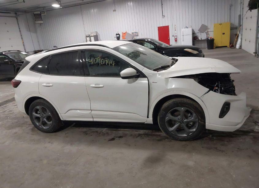 Photo 13 of 2024 Ford Escape ST-LINE SELECT (VIN 1FMCU9NZ1RUA36309)