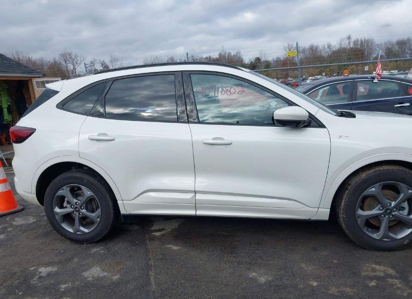 Photo 13 of 2023 Ford Escape ST-LINE SELECT (VIN 1FMCU9NZ2PUB16389)
