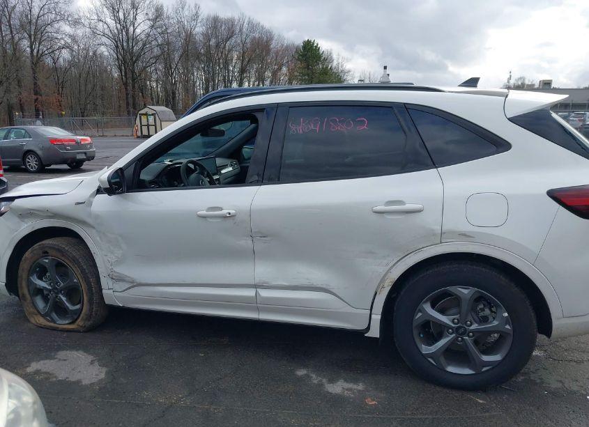 Photo 14 of 2023 Ford Escape ST-LINE SELECT (VIN 1FMCU9NZ2PUB16389)
