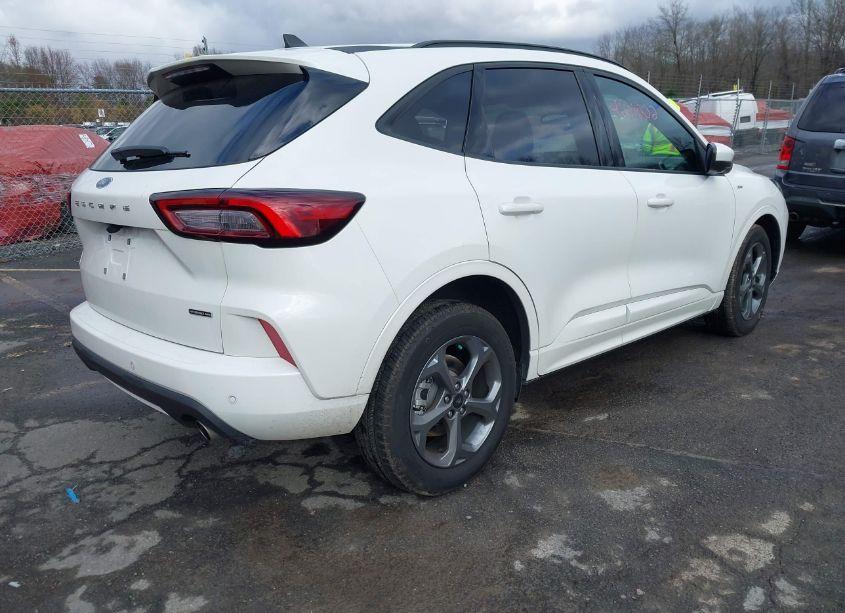 Photo 4 of 2023 Ford Escape ST-LINE SELECT (VIN 1FMCU9NZ2PUB16389)