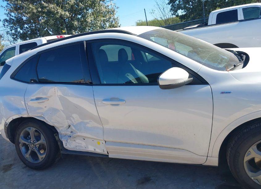 Photo 13 of 2024 Ford Escape ST-LINE SELECT (VIN 1FMCU9NZ5RUA36443)