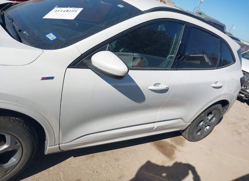 Photo 14 of 2024 Ford Escape ST-LINE SELECT (VIN 1FMCU9NZ5RUA36443)