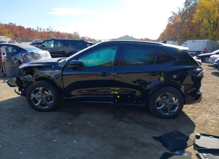 Photo 15 of 2024 Ford Escape ST-LINE SELECT (VIN 1FMCU9NZ5RUA50875)