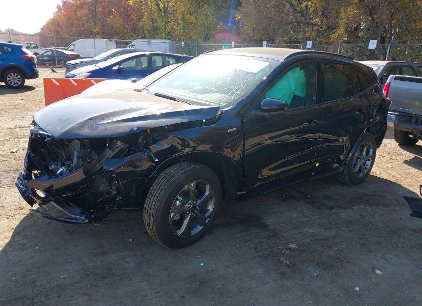 Photo 2 of 2024 Ford Escape ST-LINE SELECT (VIN 1FMCU9NZ5RUA50875)