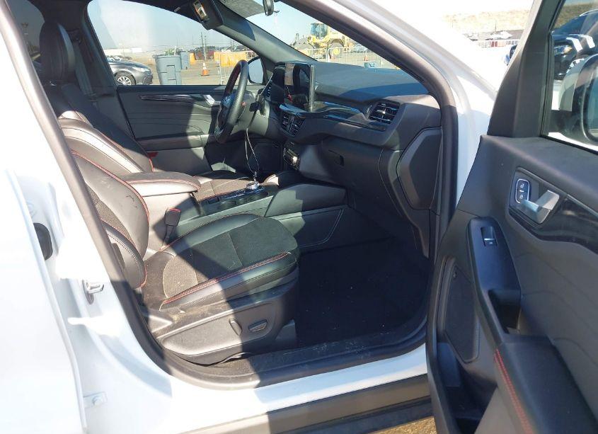 Photo 5 of 2024 Ford Escape ST-LINE SELECT (VIN 1FMCU9NZ6RUB03227)