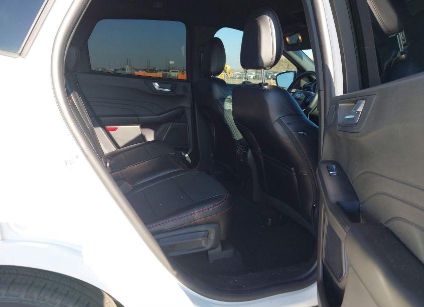 Photo 8 of 2024 Ford Escape ST-LINE SELECT (VIN 1FMCU9NZ6RUB03227)