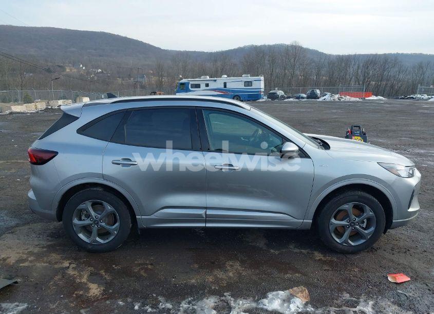 Photo 13 of 2024 Ford Escape ST-LINE SELECT (VIN 1FMCU9NZ9RUA27504)