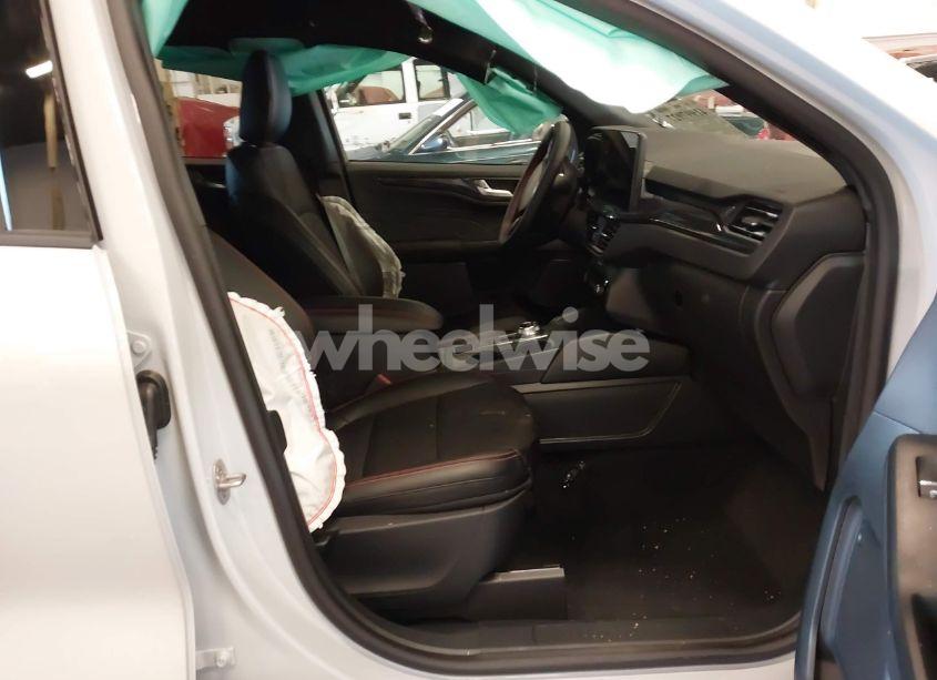 Photo 5 of 2025 Ford Escape ST-LINE SELECT (VIN 1FMCU9NZ9SUA36371)