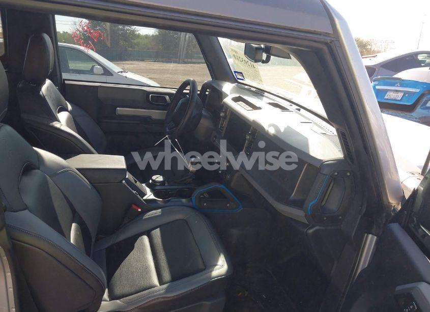 Photo 5 of 2024 Ford Bronco BLACK DIAMOND (VIN 1FMDE1AH6RLA22976)