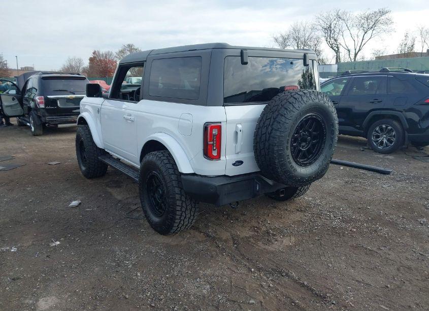 Photo 3 of 2022 Ford Bronco OUTER BANKS (VIN 1FMDE5AH0NLB04669)