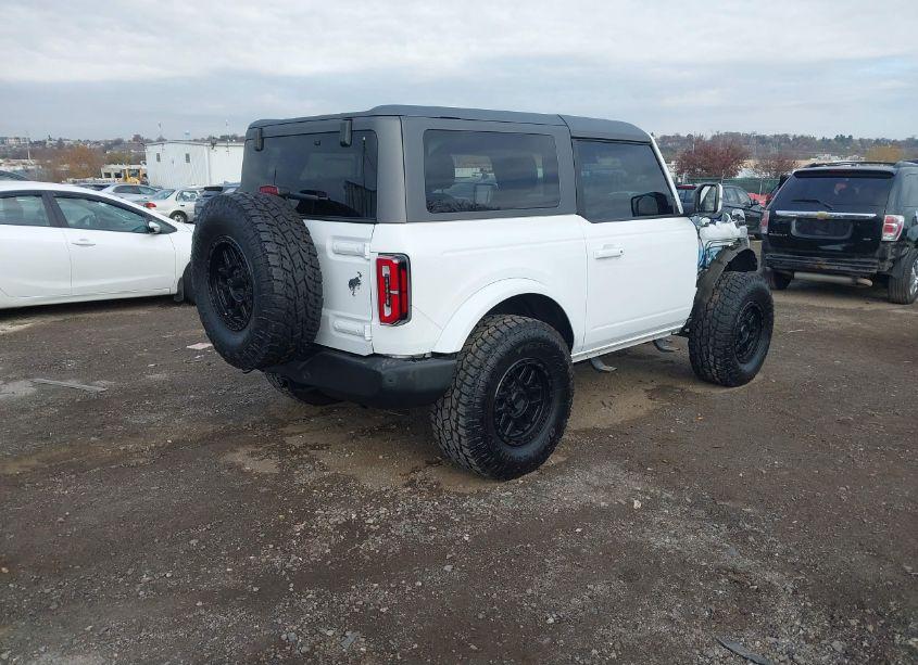 Photo 4 of 2022 Ford Bronco OUTER BANKS (VIN 1FMDE5AH0NLB04669)