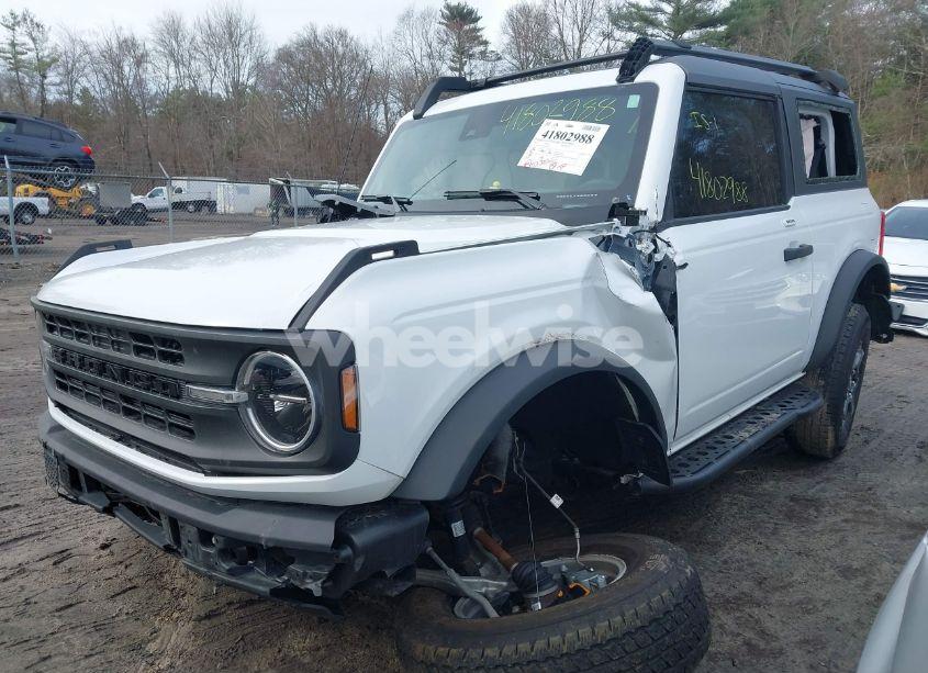 Photo 2 of 2022 Ford Bronco (VIN 1FMDE5AH2NLB64677)