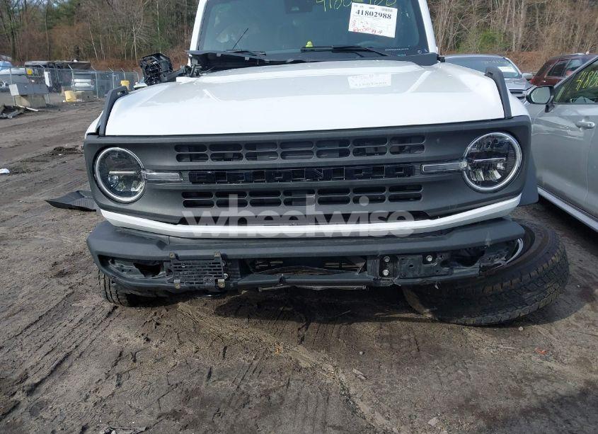 Photo 6 of 2022 Ford Bronco (VIN 1FMDE5AH2NLB64677)