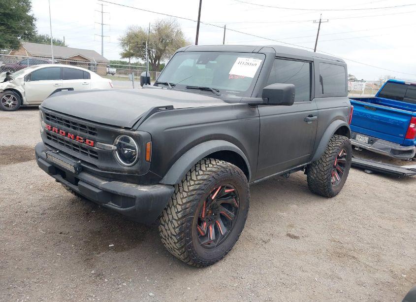 Photo 2 of 2023 Ford Bronco (VIN 1FMDE5AH4PLB07772)