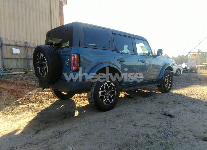 Photo 4 of 2021 Ford Bronco OUTER BANKS (VIN 1FMDE5BH0MLA80029)