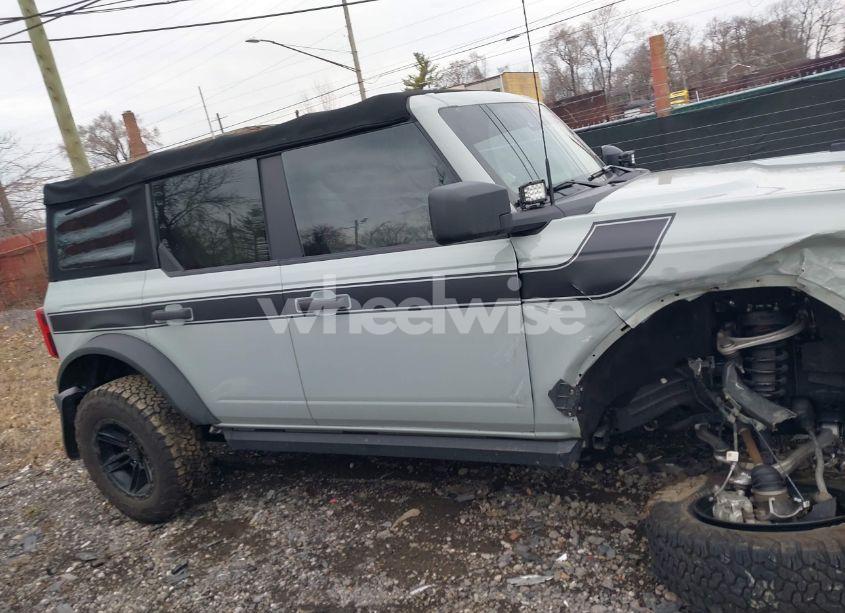 Photo 13 of 2022 Ford Bronco (VIN 1FMDE5BH0NLA74104)