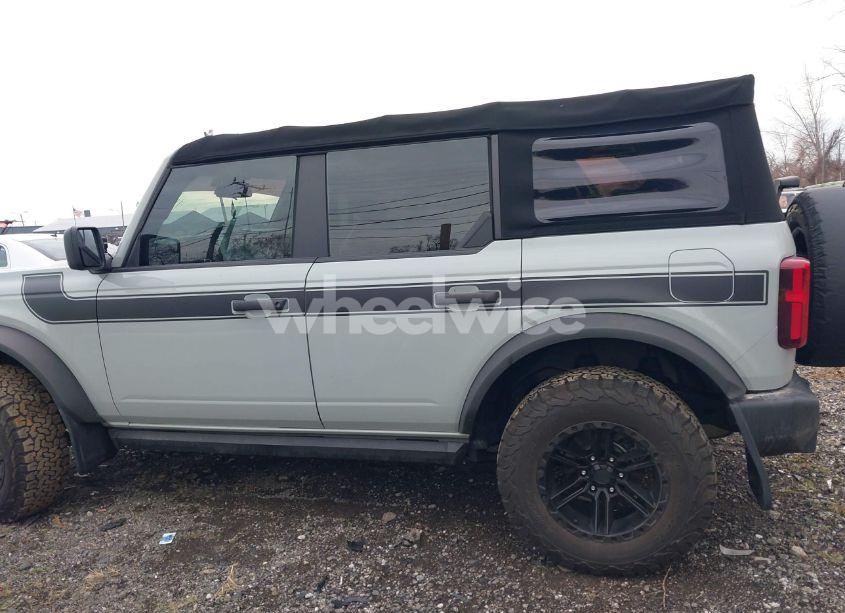 Photo 14 of 2022 Ford Bronco (VIN 1FMDE5BH0NLA74104)