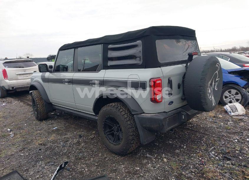 Photo 3 of 2022 Ford Bronco (VIN 1FMDE5BH0NLA74104)