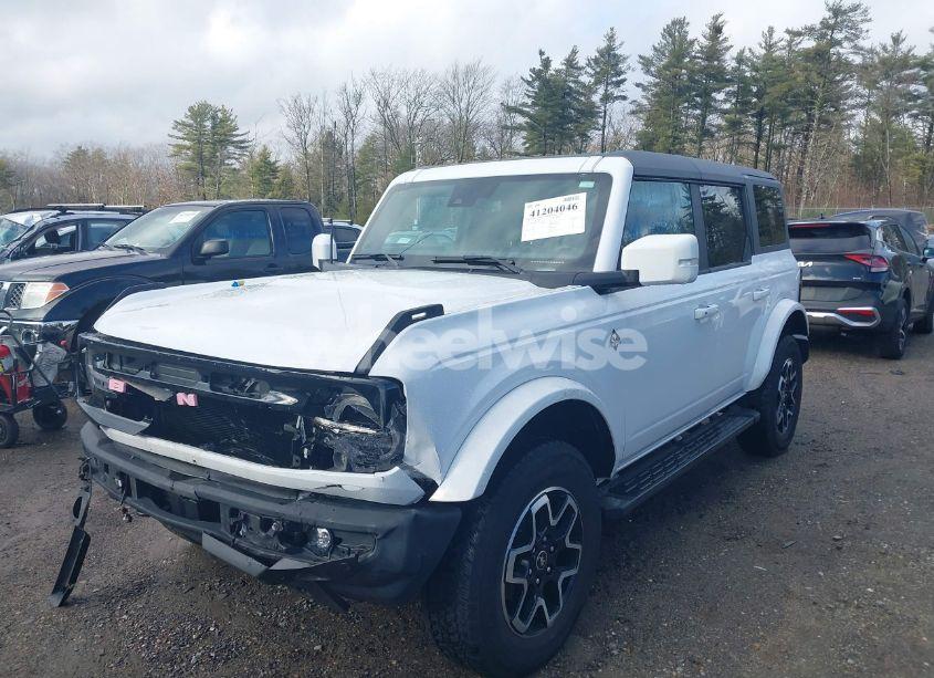 Photo 2 of 2022 Ford Bronco OUTER BANKS (VIN 1FMDE5BH0NLB71206)