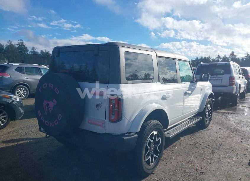 Photo 4 of 2022 Ford Bronco OUTER BANKS (VIN 1FMDE5BH0NLB71206)