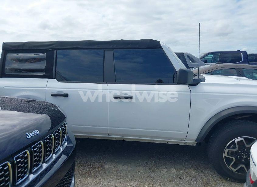 Photo 13 of 2021 Ford Bronco (VIN 1FMDE5BH1MLB01714)