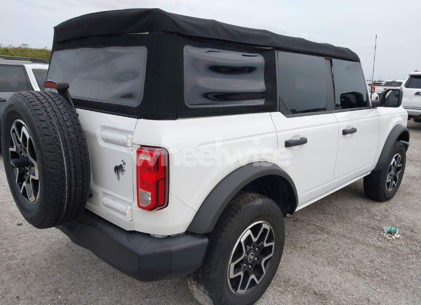 Photo 4 of 2021 Ford Bronco (VIN 1FMDE5BH1MLB01714)