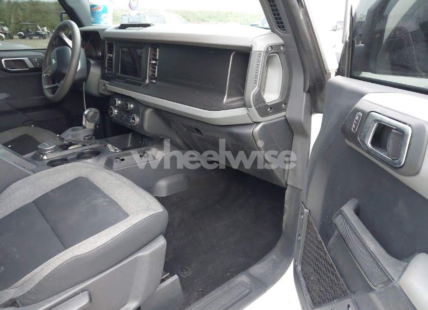 Photo 5 of 2021 Ford Bronco (VIN 1FMDE5BH1MLB01714)