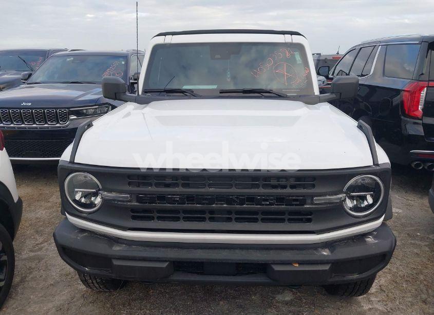Photo 6 of 2021 Ford Bronco (VIN 1FMDE5BH1MLB01714)