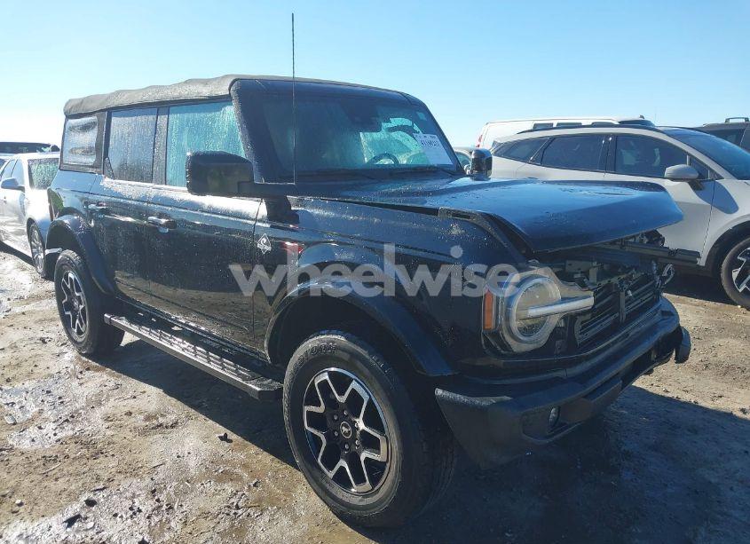 2022 Ford Bronco OUTER BANKS (VIN 1FMDE5BH2NLA79403) main photo