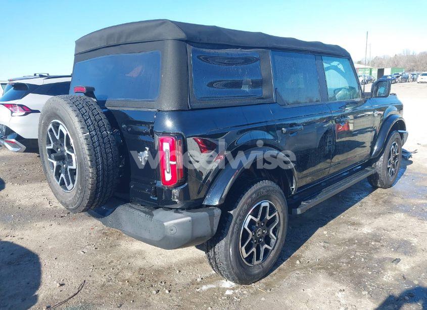 Photo 4 of 2022 Ford Bronco OUTER BANKS (VIN 1FMDE5BH2NLA79403)