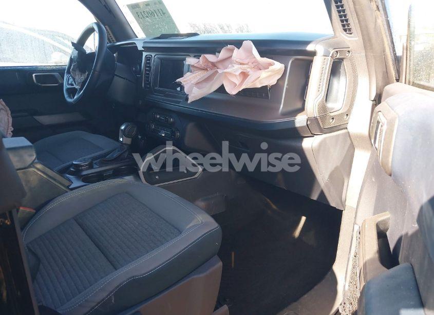 Photo 5 of 2022 Ford Bronco OUTER BANKS (VIN 1FMDE5BH2NLA79403)