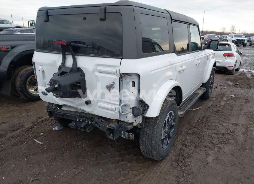 Photo 4 of 2022 Ford Bronco OUTER BANKS (VIN 1FMDE5BH3NLB46428)