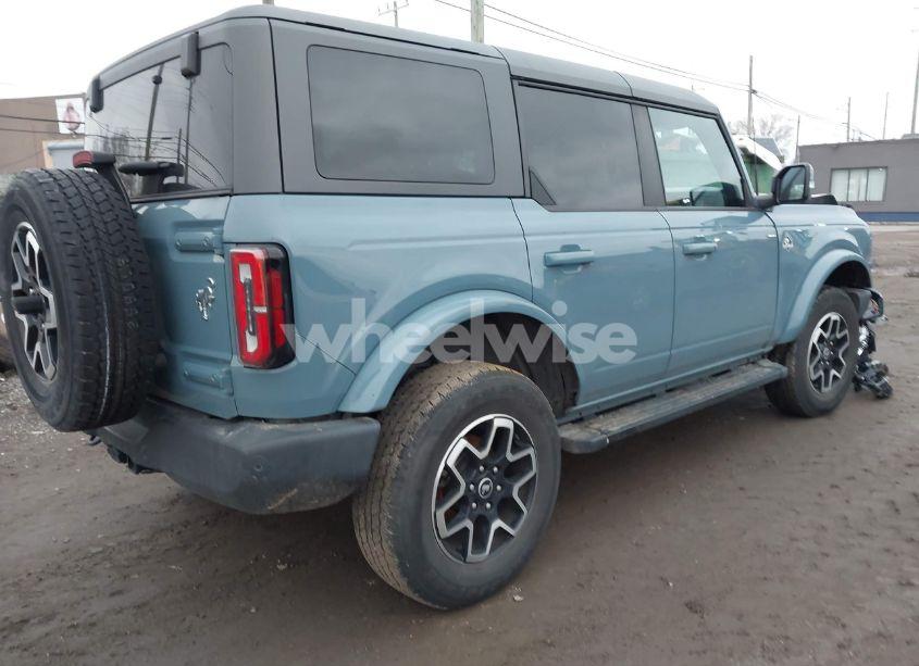 Photo 4 of 2021 Ford Bronco OUTER BANKS (VIN 1FMDE5BH4MLA71298)