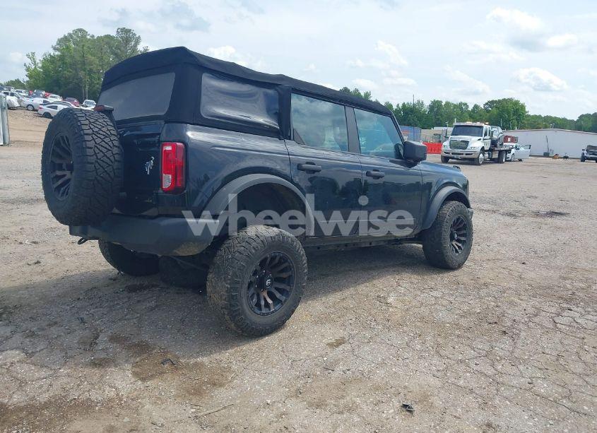 Photo 4 of 2022 Ford Bronco (VIN 1FMDE5BH6NLA86581)