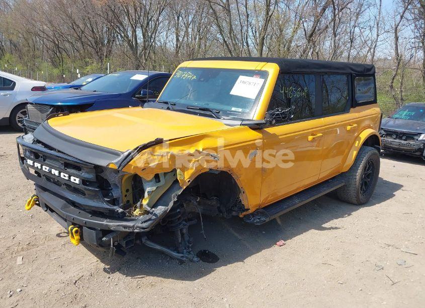 Photo 2 of 2021 Ford Bronco OUTER BANKS (VIN 1FMDE5BH7MLA95966)