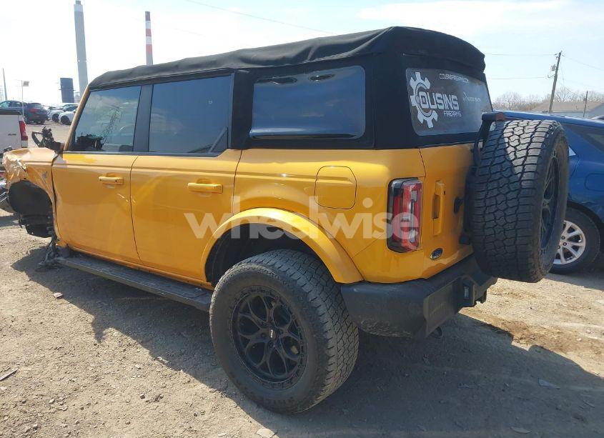 Photo 3 of 2021 Ford Bronco OUTER BANKS (VIN 1FMDE5BH7MLA95966)