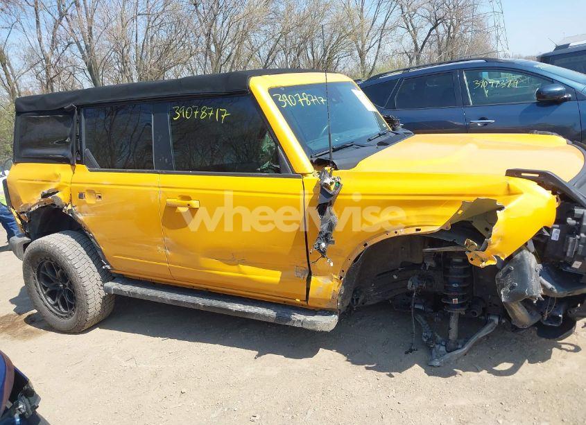 Photo 6 of 2021 Ford Bronco OUTER BANKS (VIN 1FMDE5BH7MLA95966)