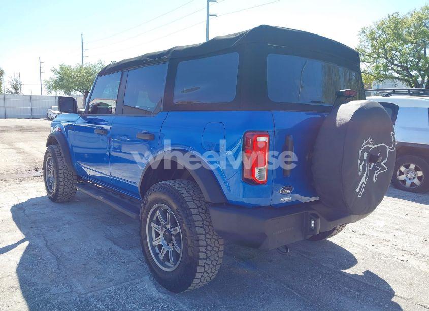 Photo 3 of 2022 Ford Bronco (VIN 1FMDE5BH9NLB66327)