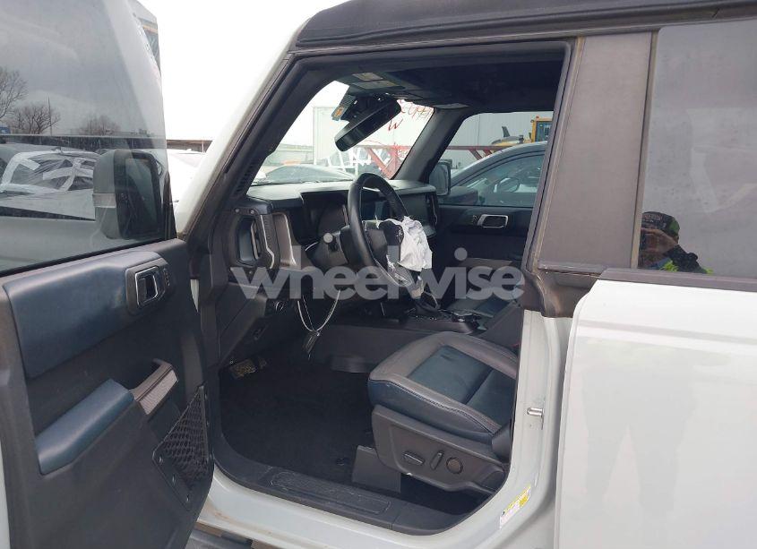 Photo 18 of 2021 Ford Bronco OUTER BANKS (VIN 1FMDE5BHXMLB06040)