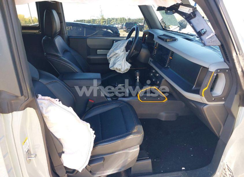 Photo 5 of 2022 Ford Bronco BADLANDS (VIN 1FMDE5CH9NLA92129)