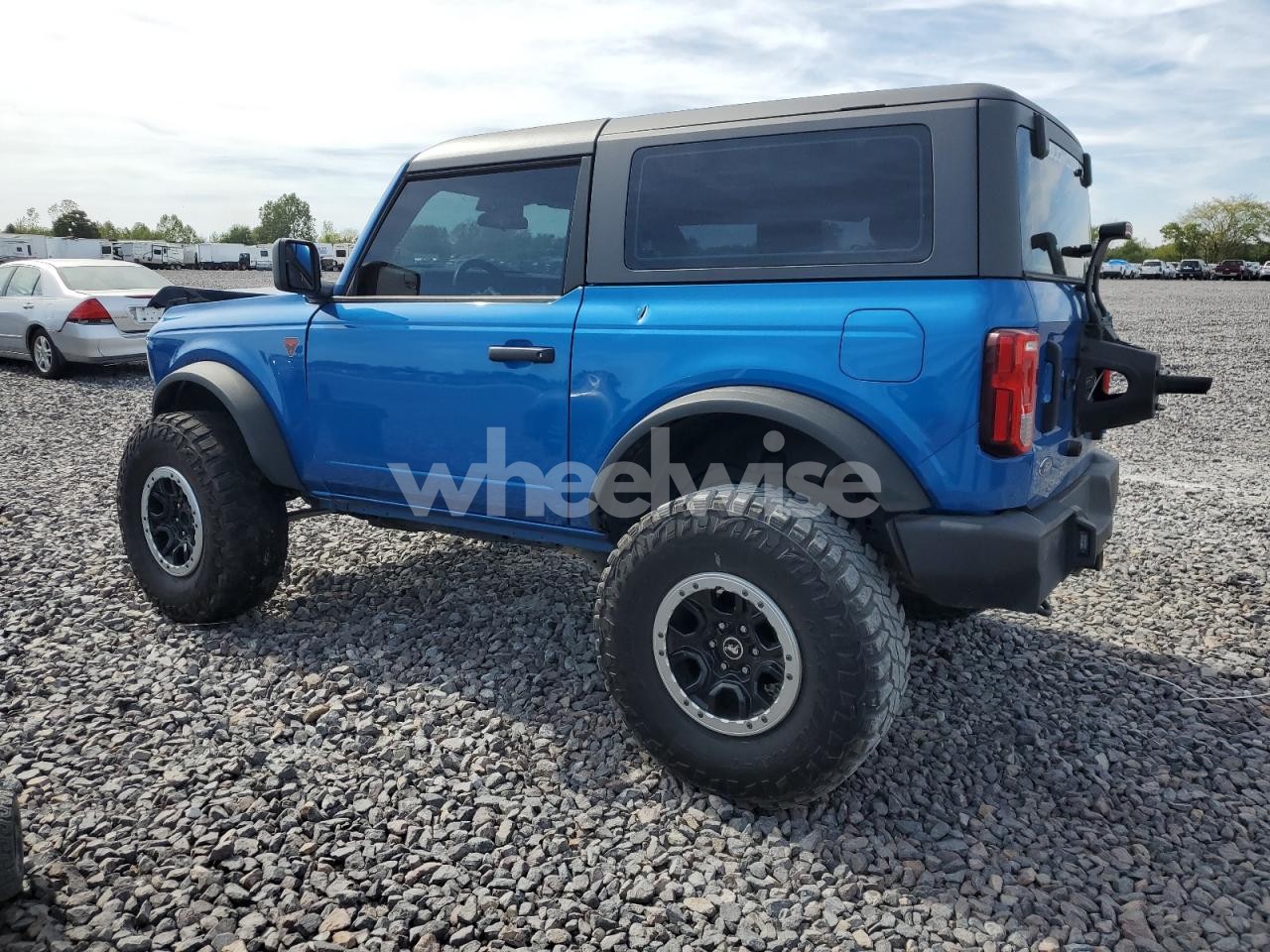 Photo 2 of 2021 FORD BRONCO BASE (VIN 1FMDE5CP3MLB05902)