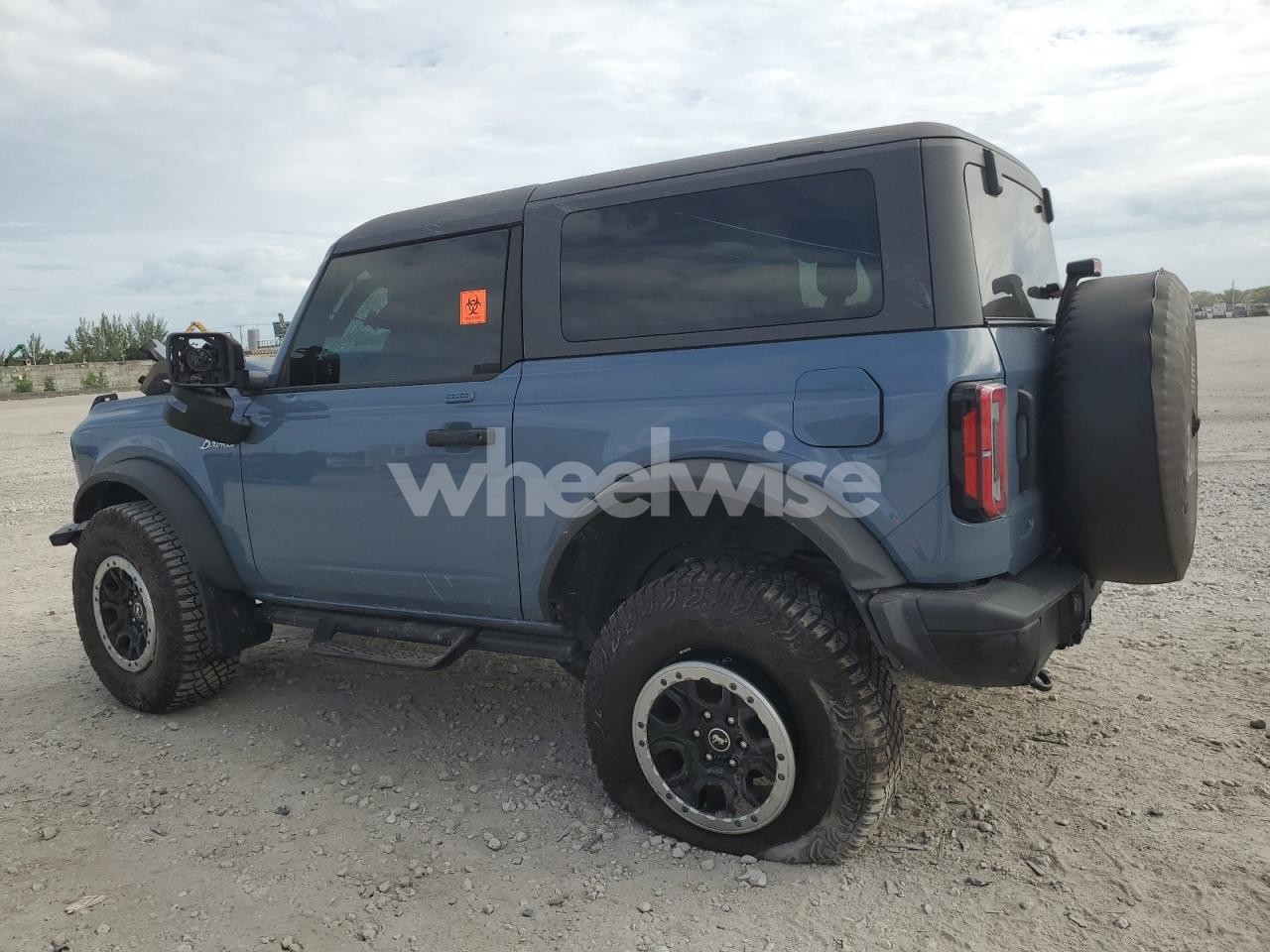 Photo 2 of 2023 FORD BRONCO BASE (VIN 1FMDE5CP7PLB75438)