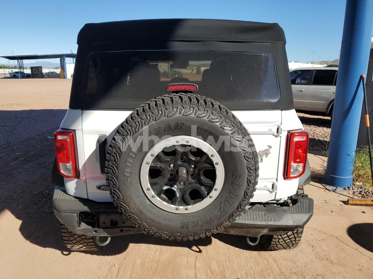 Photo 6 of 2023 FORD BRONCO BASE (VIN 1FMDE5DH0PLB93142)