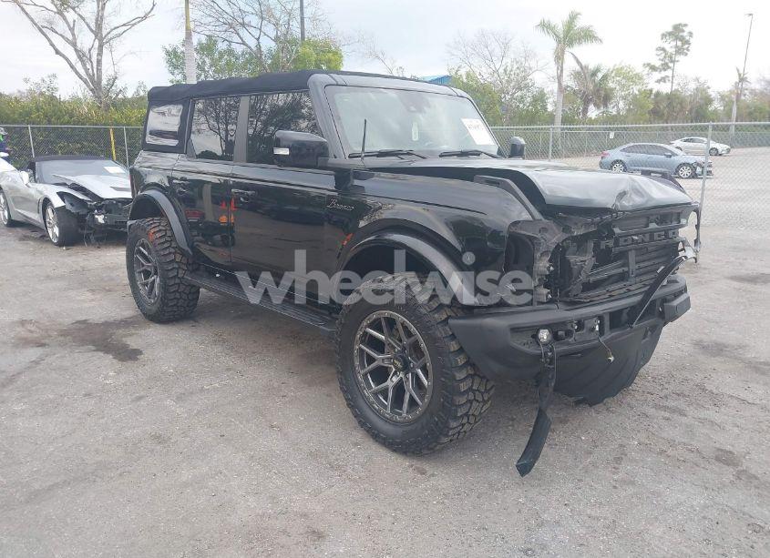 2022 Ford Bronco OUTER BANKS (VIN 1FMDE5DH1NLB73169) main photo